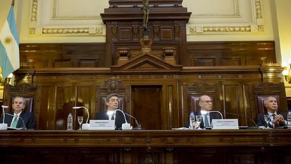 Empresarios solicitan a los diputados que desistan del juicio pol�tico a la Corte