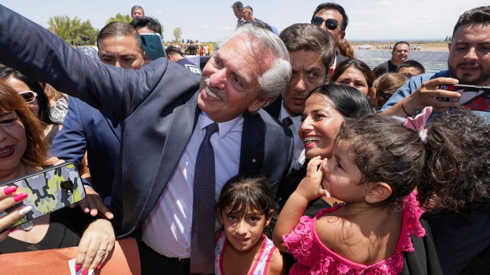 Fernández aseguró hoy en Mendoza que recorre el país "tratando de llevar soluciones".