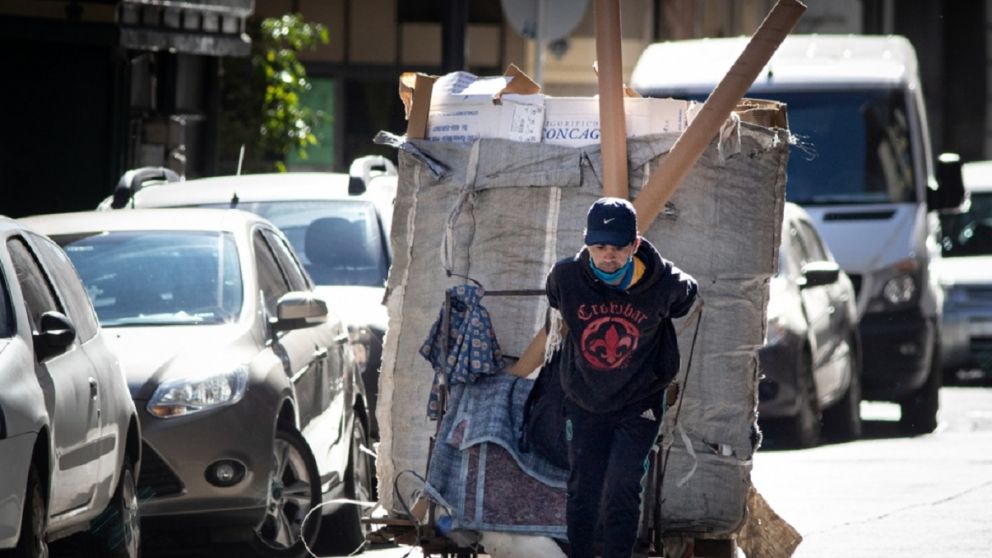Las canastas básicas treparon por encima del 100% en 2022