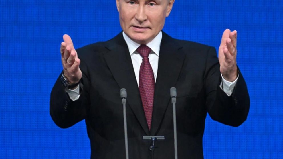 "No podemos permitir que todo sea arrastrado al exterio" recalcó Putin