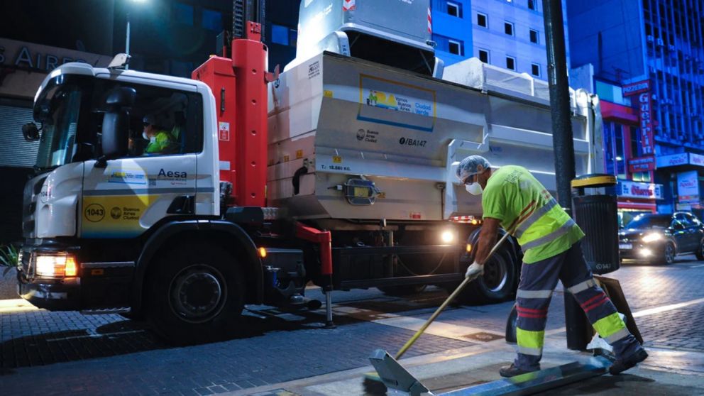 Dueños de bares y restaurantes deberán contratar servicios privados.