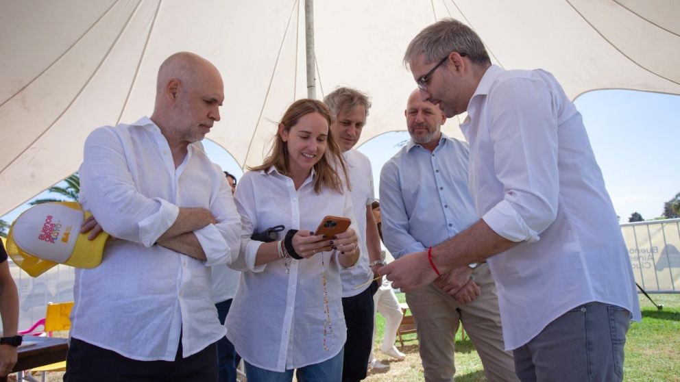 La pulsera es "otra manera de cuidar a los vecinos"