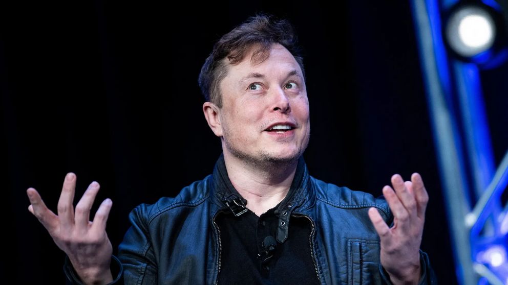 Musk dejó varios guiños a QAnon