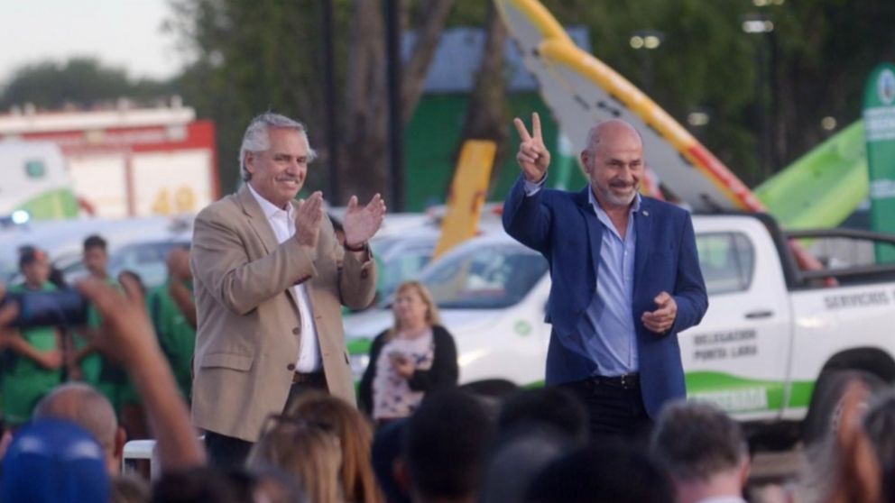 En tren de campaña, Alberto desembarcó en Ensenada donde inauguró el Parque Costero de Punta Lara.