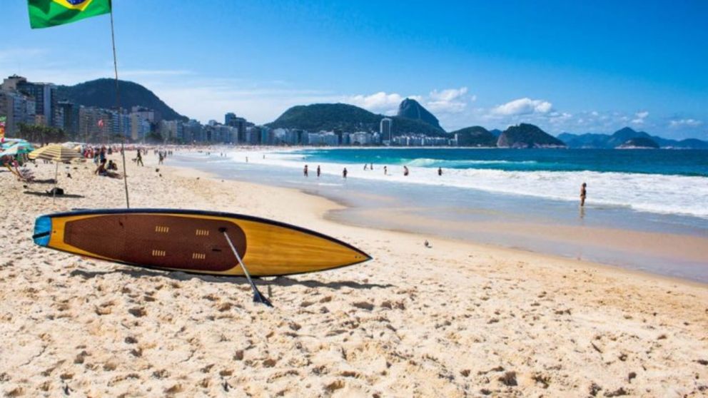 Alerta por playas contaminadas en Brasil: cuáles evitar y qué riesgos implica meterse al mar