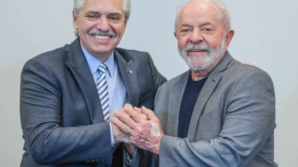 "La democracia es el �nico sistema pol�tico que garantiza libertades", dijo el Presidente 