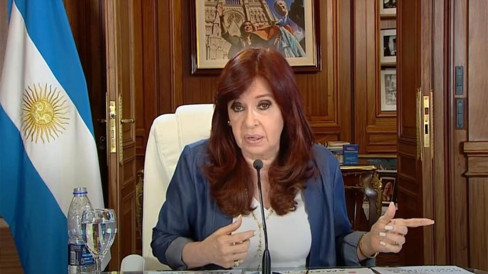 Cristina Kirchner planteó que el trabajo de Capuchetti en un instituto de investigación del gobierno porteño no le permite ser imparcial en la causa