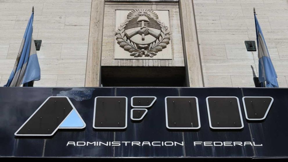 Consumo y dólar soja salvaron a la recaudación, que empató al IPC