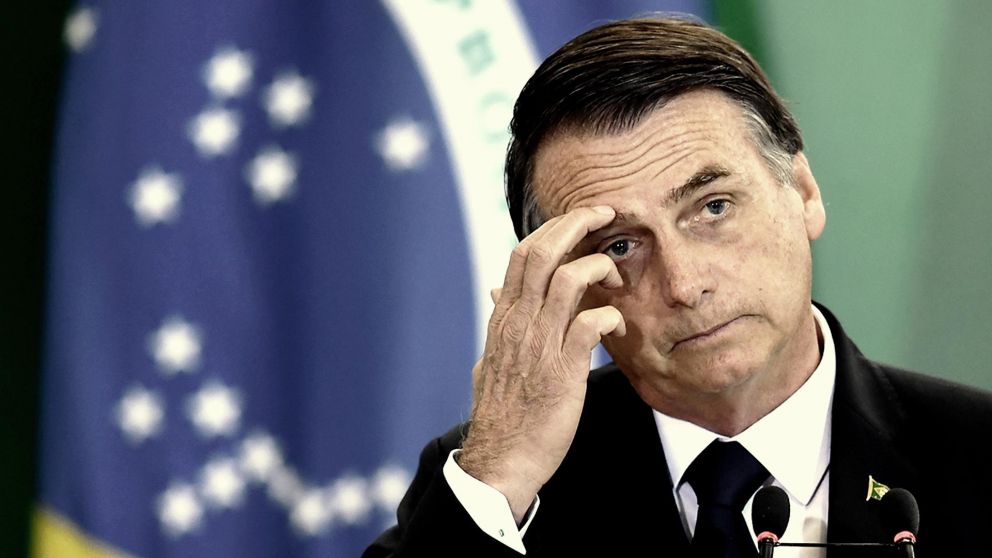 Bolsonaro deja la presidencia con déficit en alza