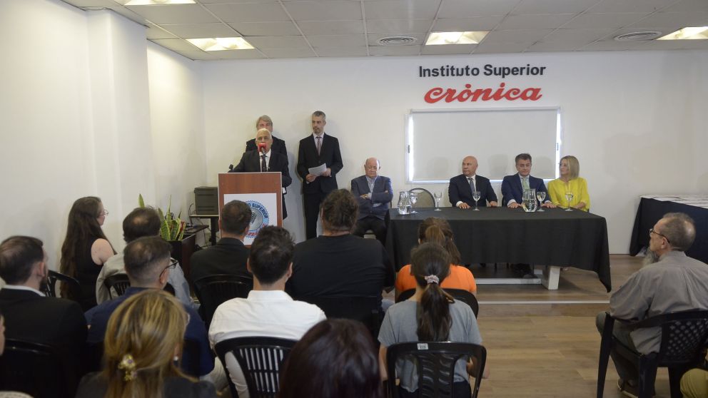 Periodistas y locutores del Instituto Cr�nica recibieron sus diplomas 