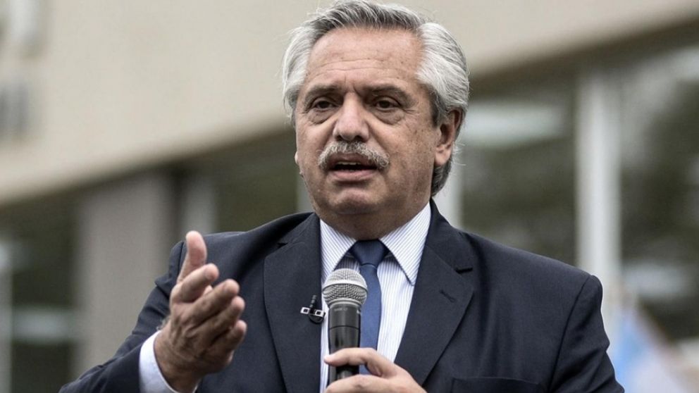 "He ordenado recusar a los Jueces del máximo tribunal", publicó el lunes el presidente Alberto Fernández