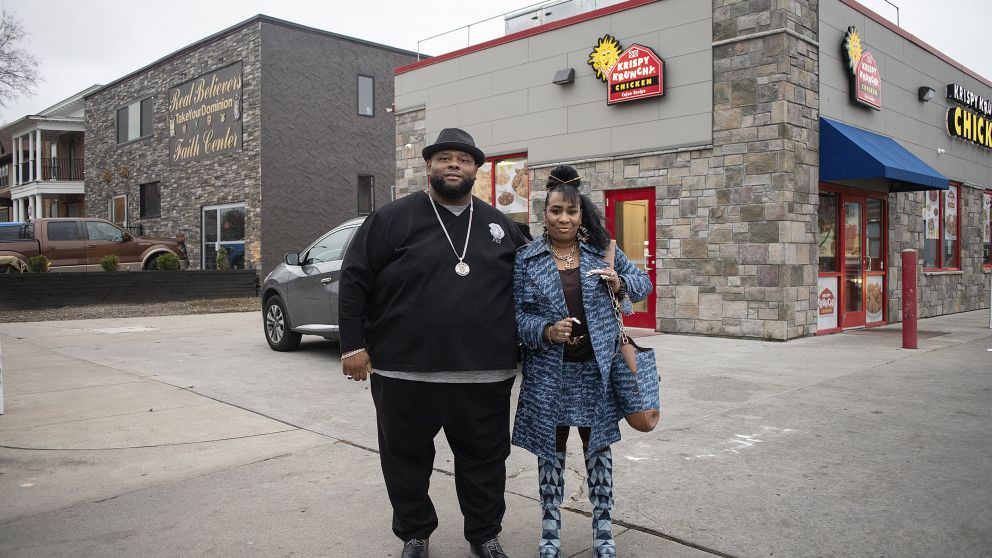 Larry y Sharon Cook apuntan a construir una comunidad nueva (My North News)