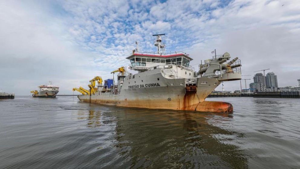 Las dragas están equipadas con un sistema de filtrado que reduce los gases de escape