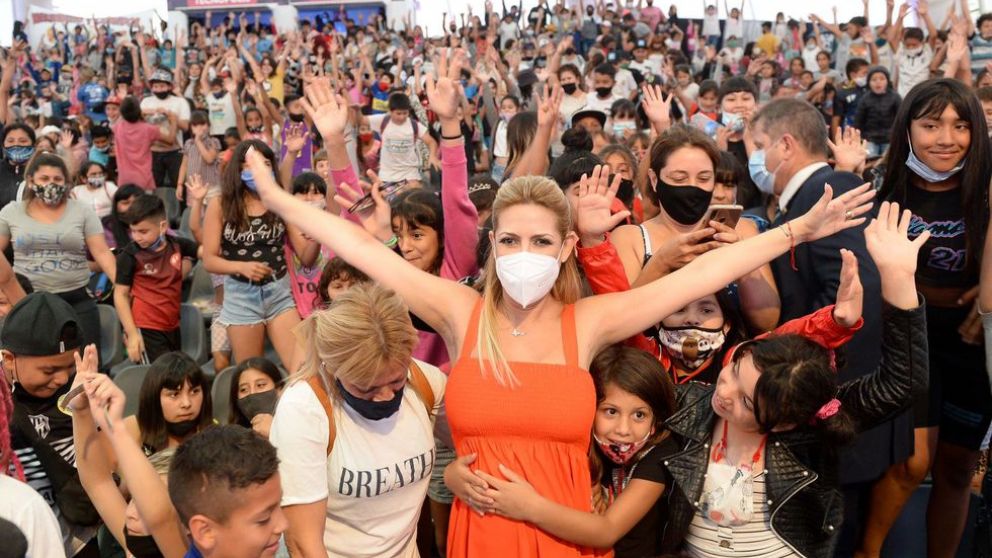 "Tienen que seguir so�ando, que todo se puede", fue el mensaje de Fabiola para los ni�os y las ni�as