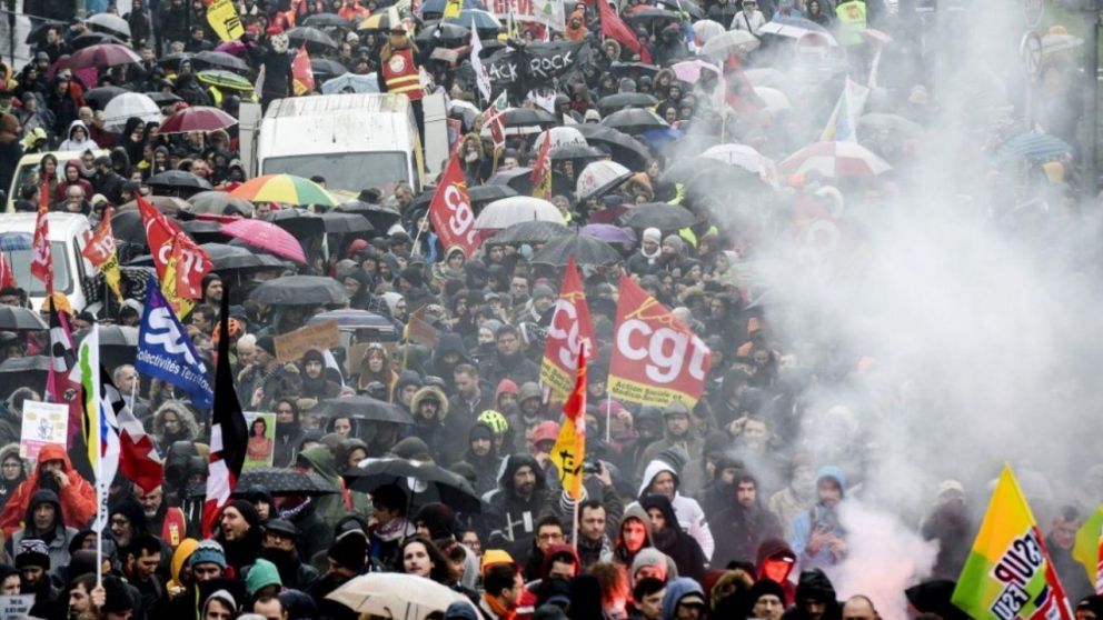 Sindicatos exigen marcha atrás en la reforma del sistema previsional