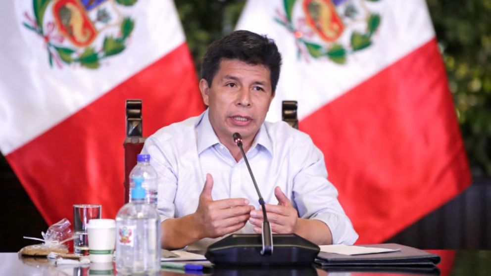 Crisis política en Perú: el Presidente disuelve el Congreso cuando iba a votar su destitución