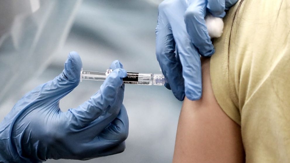 Las autoridades sanitarias de Argentina recomiendan a la poblaci�n aplicarse una dosis de refuerzo