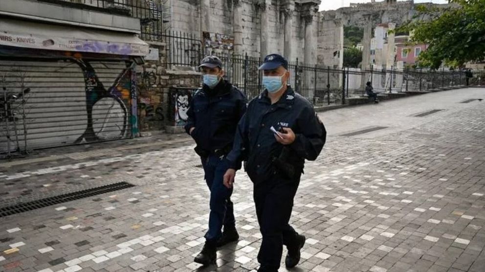 Explosión de vehículo en la Embajada italiana en Atenas