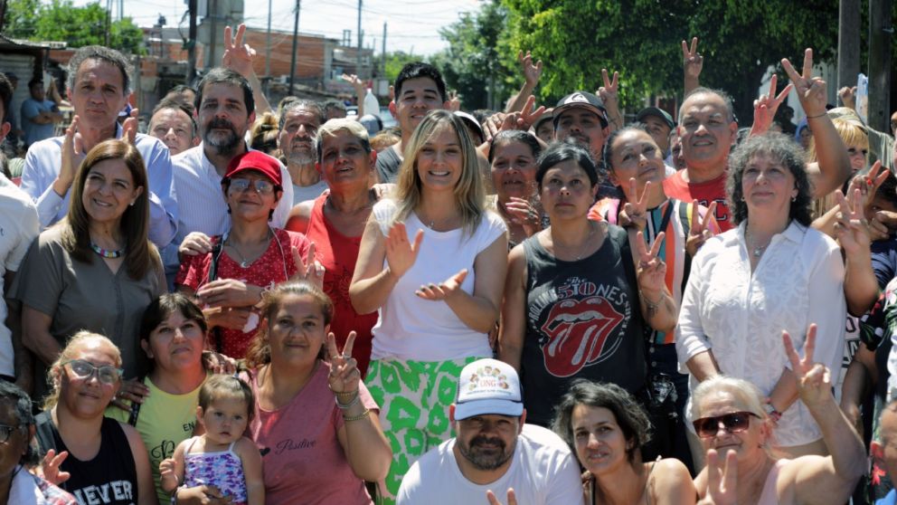 Galmarini, Katopodis y Moreira firmaron una acuerdo para llevar agua potable al 100% del barrio La Rana, de San Martín