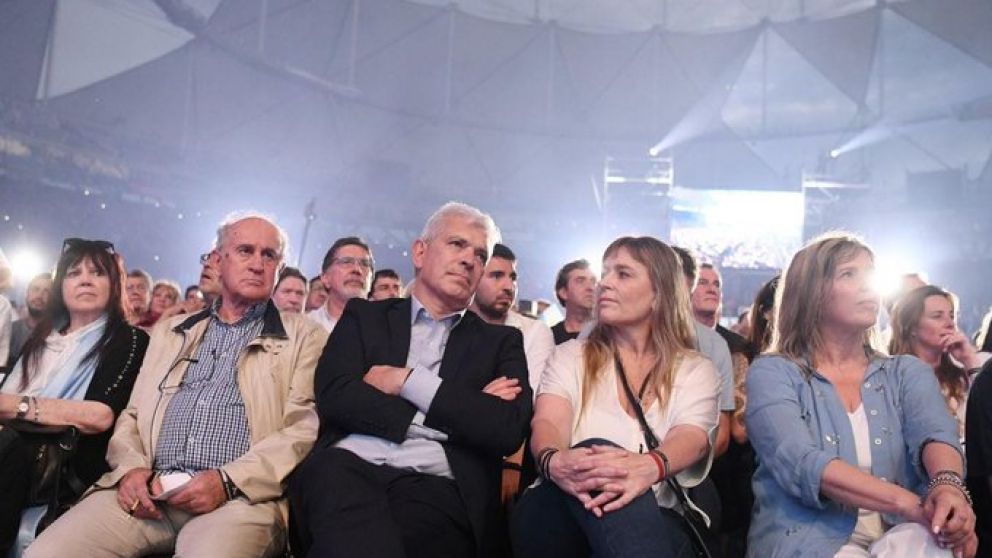 Domínguez pidió "acuerdos para que no pierdan los trabajadores"