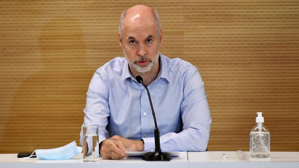 NOTICIAS ARGENINAS ABRIL 16: El jefe de gobierno porteño, Horacio Rodríguez Larreta, durante la conferencia de prensa que esta ofreciendo en la sede del ministerio de educación de la ciudad. Foto NA: JUAN VARGAS