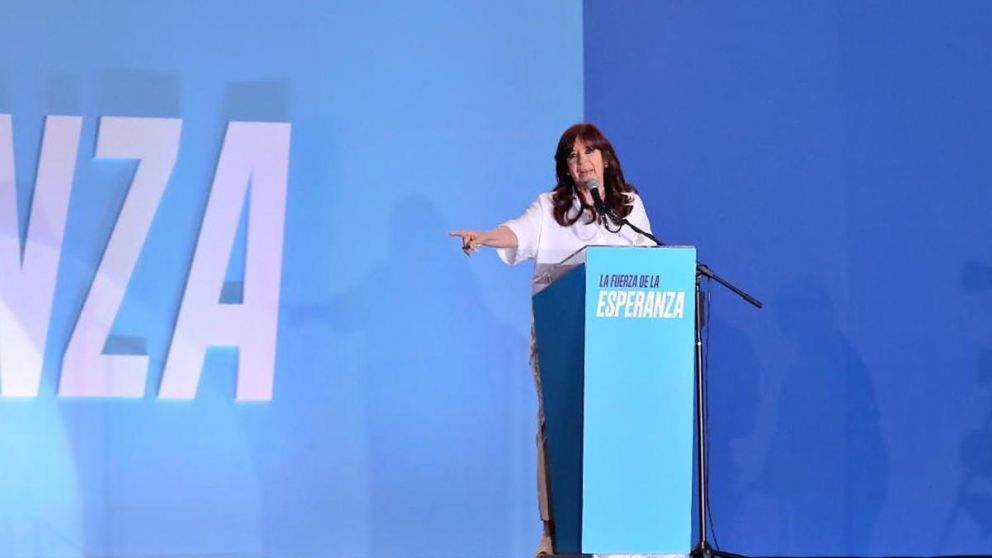 En clave electoral, Cristina dijo que "es necesario acordar pol�ticas porque las elecciones se pueden ganar"