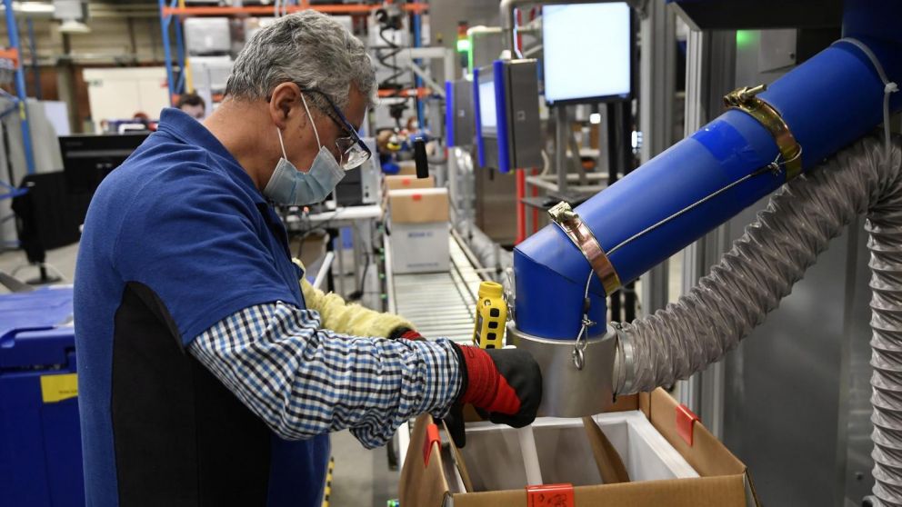 En comparación con el mismo trimestre del año previo, el PIB creció un 2,1% en la eurozona y un 2,4% en el conjunto de la UE