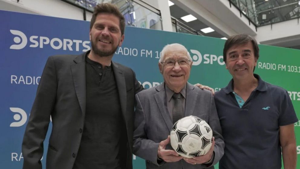  D Sports Radio ya est� en Qatar. Relatos de Sebasti�n "El Pollo" Vignolo, an�lsis de Enrique Macaya M�rquez y los comentarios de Marcelo Benedetto. Hay equipo.