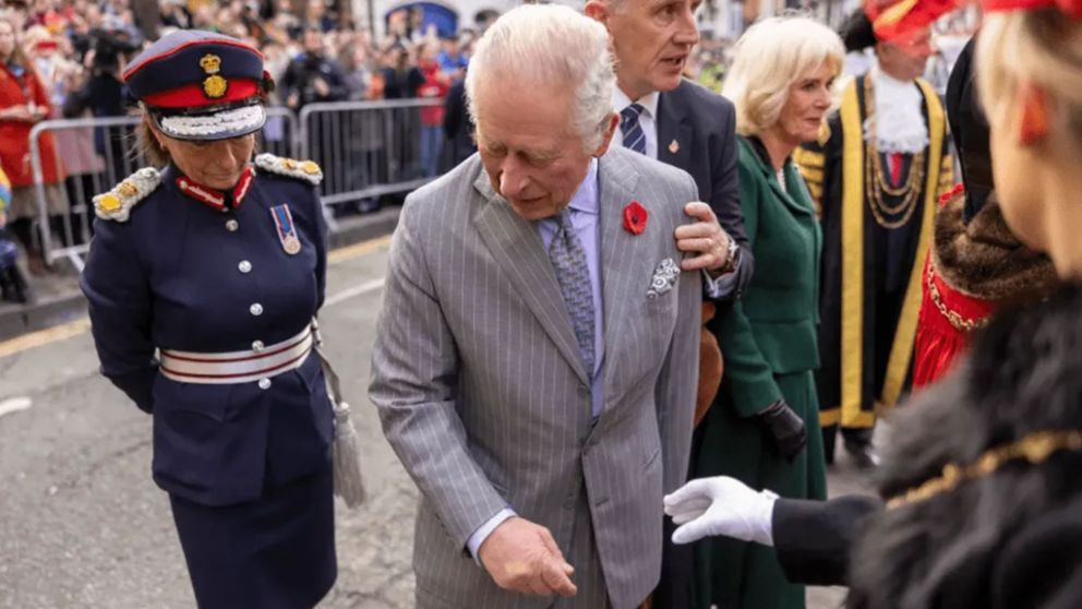 Agredieron a huevazos al Rey Carlos III