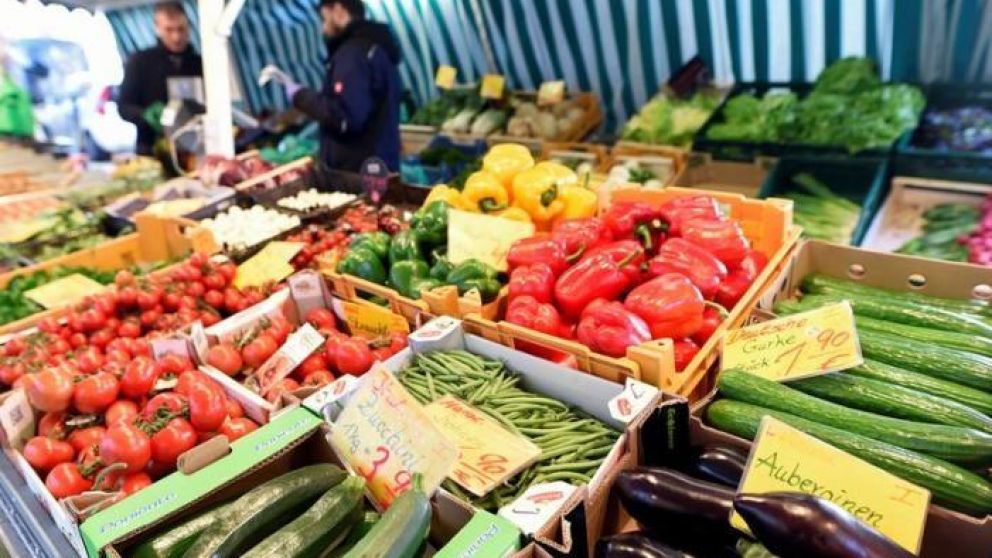 Los consumidores de la zona euro consideran que la inflación será del 7,3% en los próximos 12 meses,