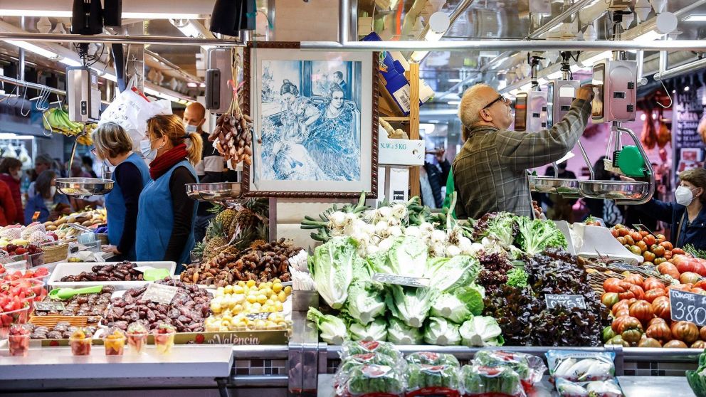 Mientras la inflación llegó al 9% en septiembre, las subas salariales de los trabajadores bajo convenio apenas orillaron el 2,6%