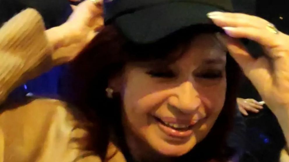 Furor por las gorras de CFK 2023