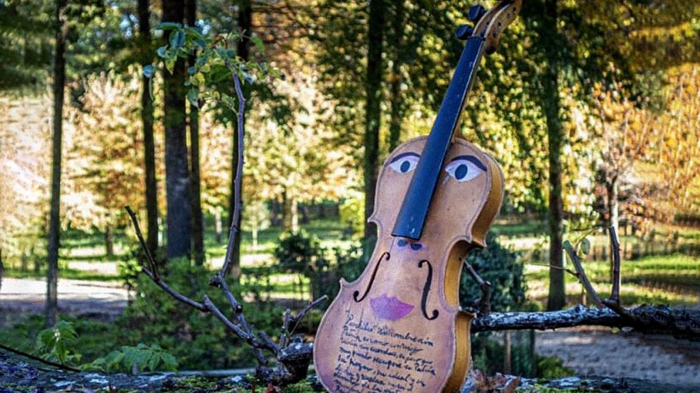 Al dorso tiene una dedicatoria para quien fuera su amante