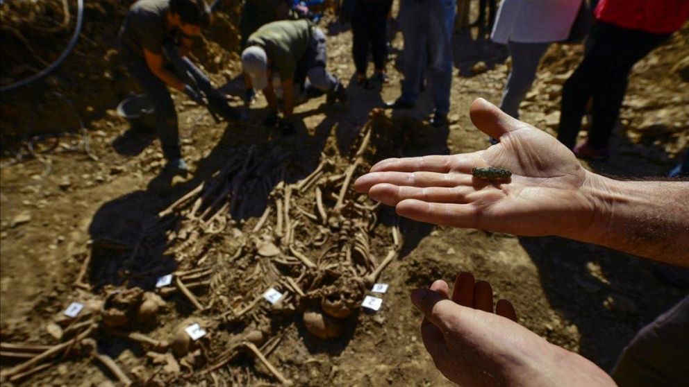 Hasta el momento se localizaron los restos de doce mil muertos por el franquismo