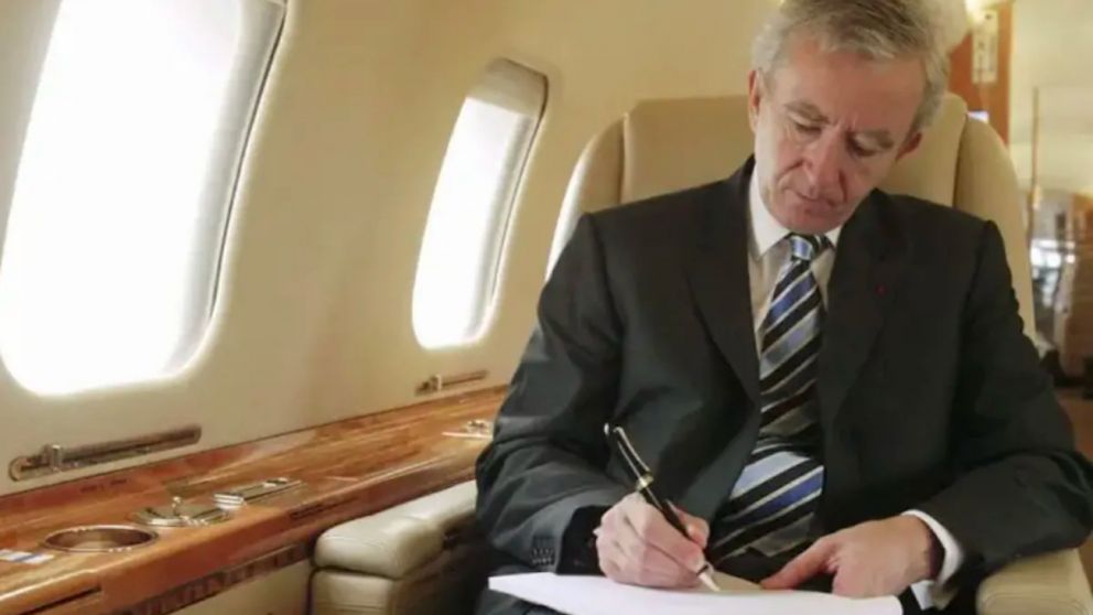 Bernard Arnault alquila aviones porque lo seguían