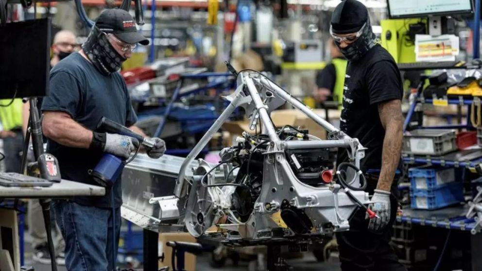 A fines de julio la economía estadounidense cayó en recesión técnica, según los expertos