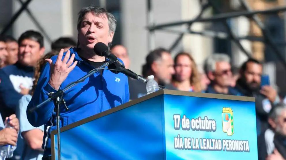 En un duro discurso, Máximo Kirchner advirtió que los trabajadores "necesitan un bono para salir del ahogo"