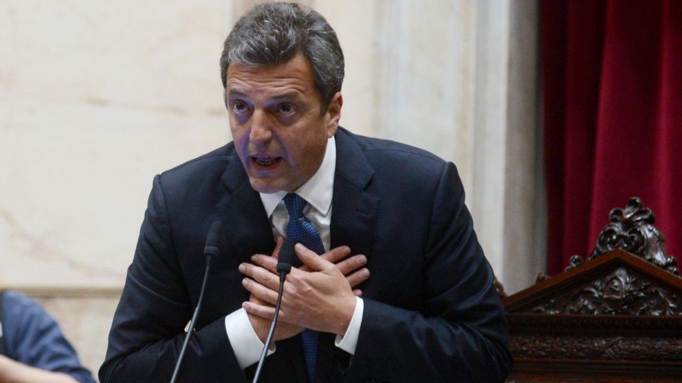 Massa es "un rival y un aliado" del Gobierno, dice el artículo