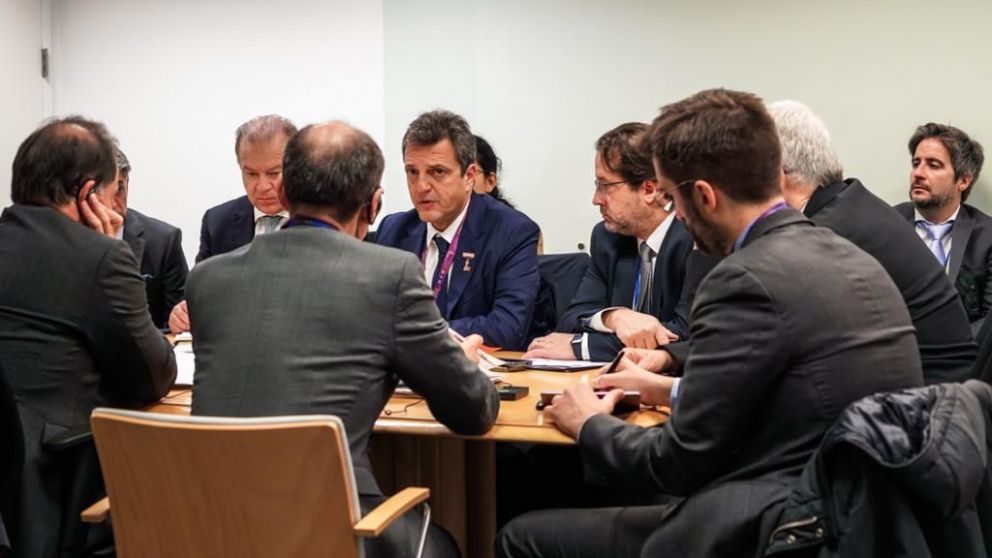 Reunión de trabajo Massa y equipo con Emmanuel Moulin, Secretario del Tesoro de Francia y Secretario General del Club de París.