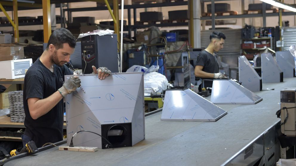 Destinarán 300 millones de pesos para construir fábrica de campanas de cocina