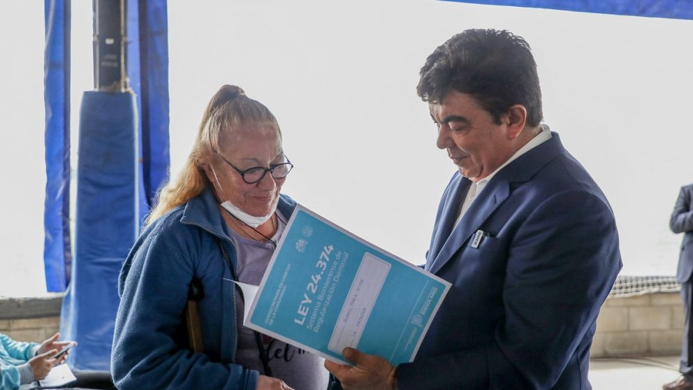 Más de 300 familias accedieron a sus títulos de propiedad