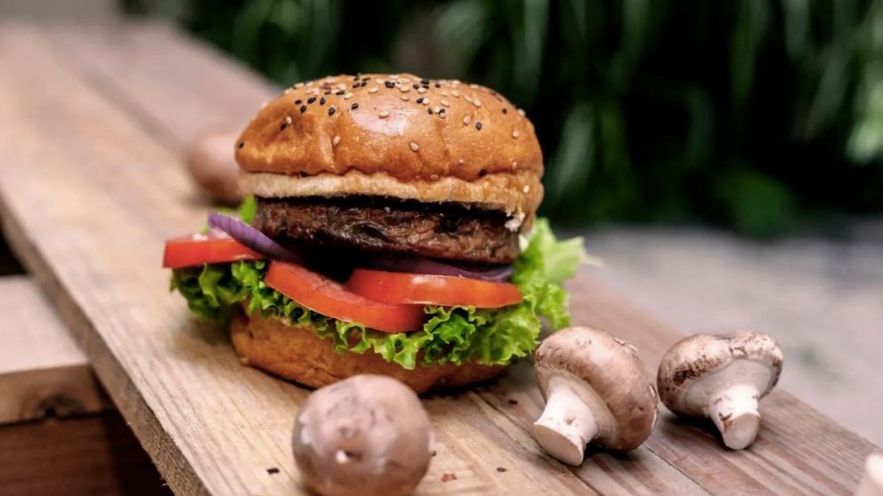 La comida vegana a base de plantas cada día cobra más popularidad en el mercado