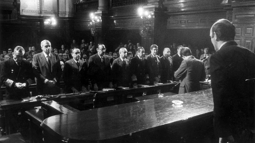 A 37 años del Juicio a las Juntas, el presidente recordó el hecho como uno que "conmovió la conciencia del mundo entero"