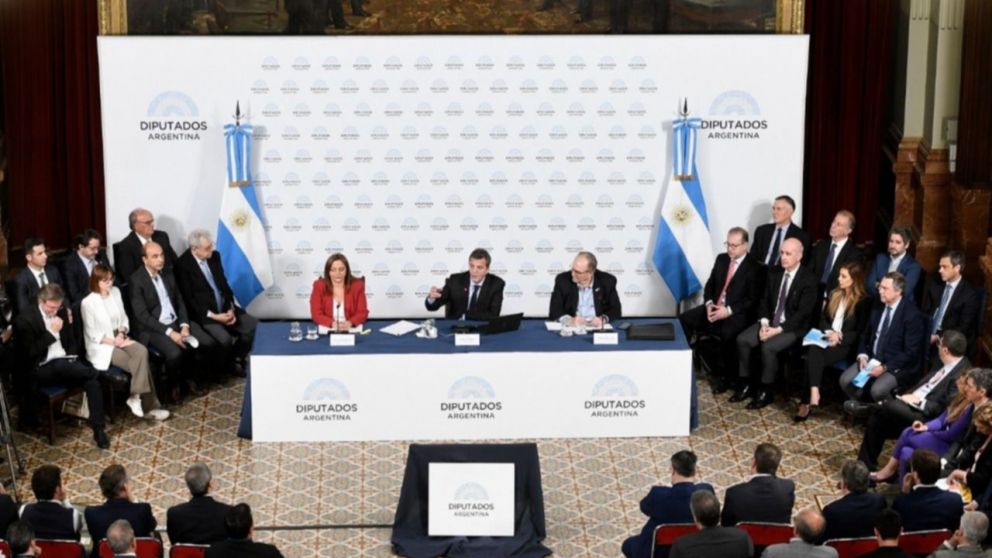 Con la certeza del apoyo opositor, Massa present� el Presupuesto en Diputados 