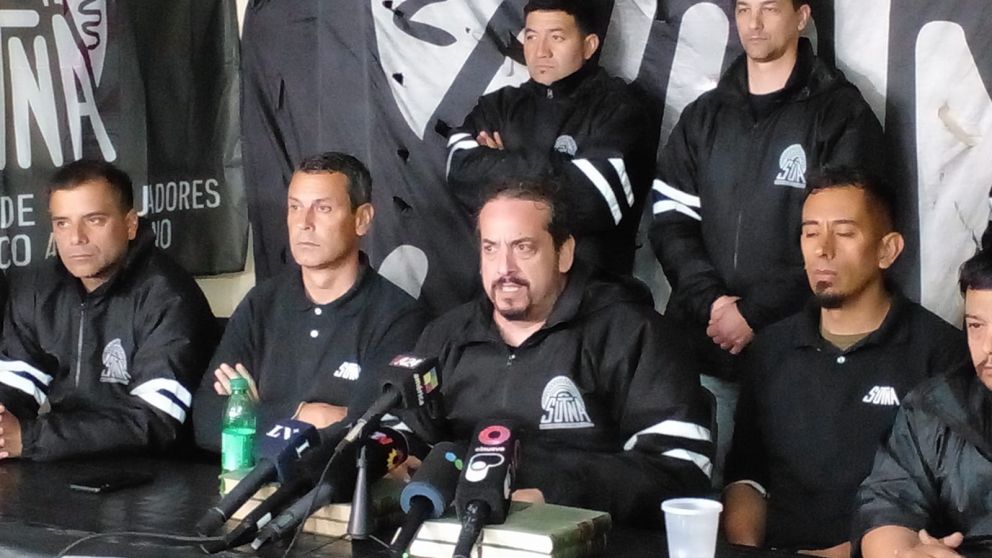 El líder del sindicato de neumáticos apuntó contra Massa y lo acusó de "extorsión"
