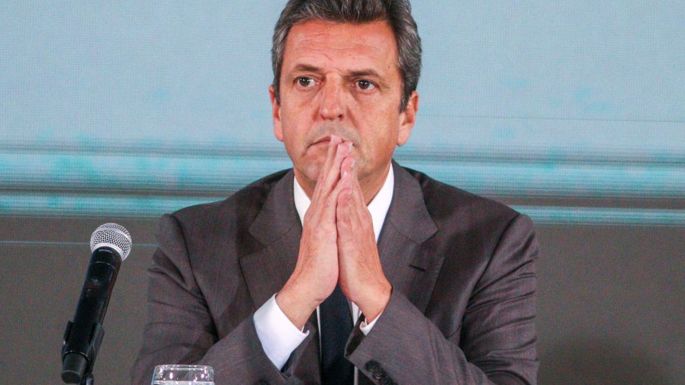 El ministro de Economía habilita stock retenidos en Aduana