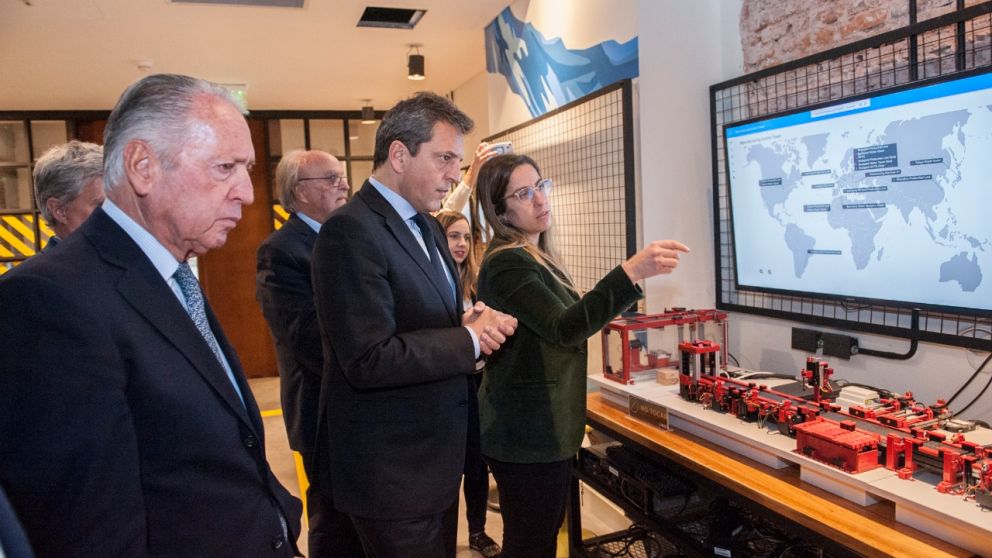 Sergio Massa confirmó a la UIA que no habrá alivio del cepo importador