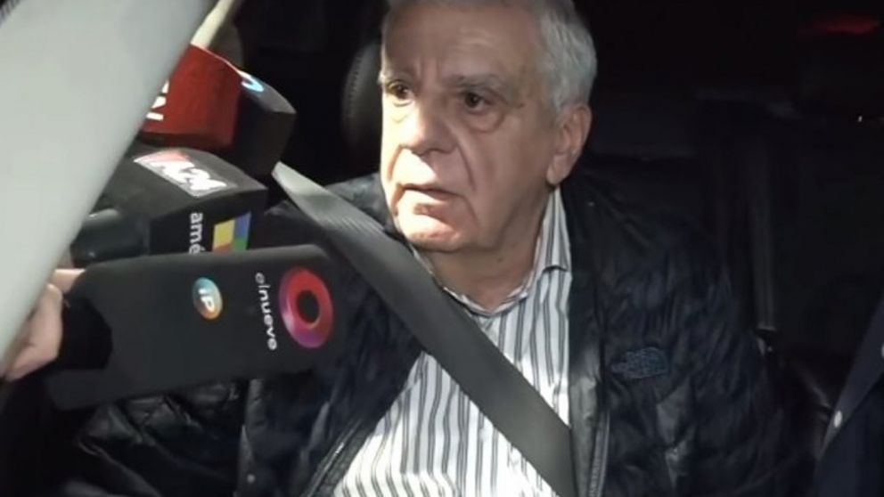 José Luis Lingeri (Obras Sanitarias) uno de los referentes de la mesa chica cegetista llegando a Olivos