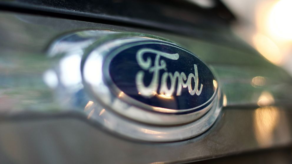 Ford detuvo su producci�n y otras terminales declaran falta de stock de neum�ticos