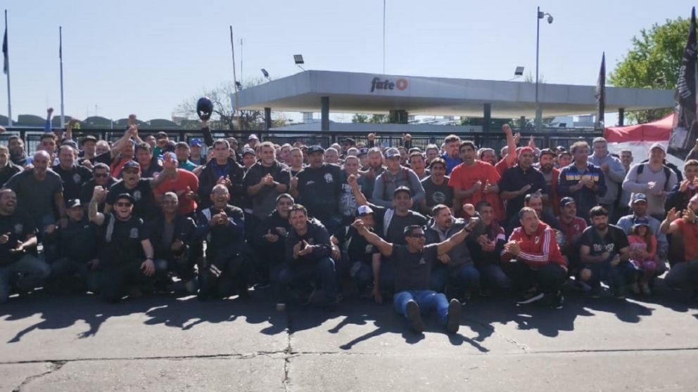 Los trabajadores del neumático en conflicto por su revisión paritaria y horas extras